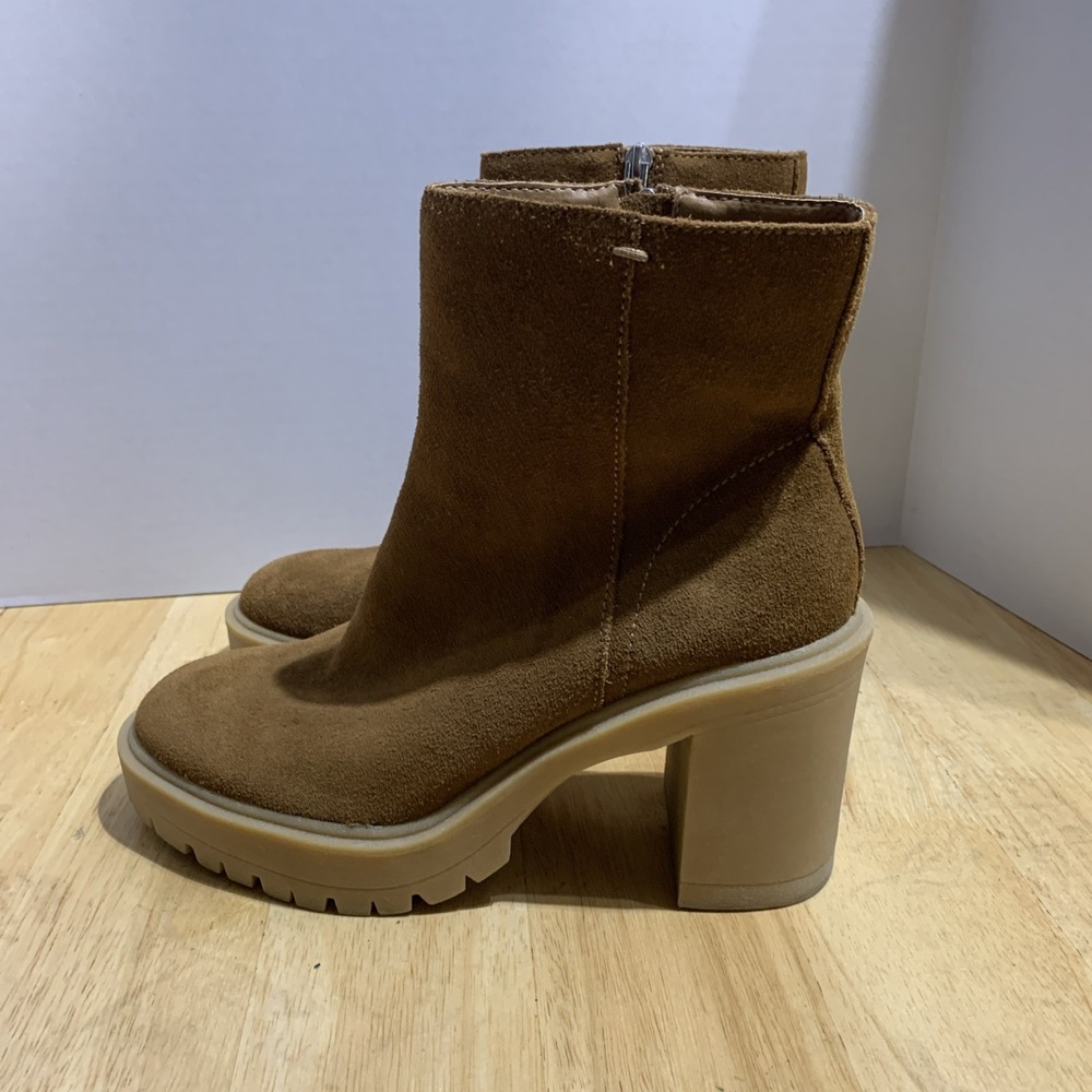 Dolce Vita Boots Womens 8 Casual Side Zip Lugsole Ankle‎ Bootie Brown Fabric